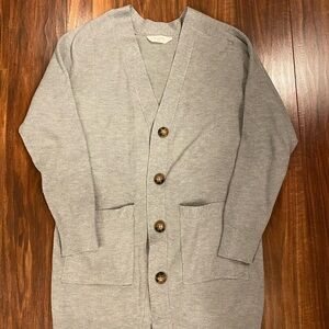 Elodie Gray Cardigan Sweater with V-neck and Ribbed Cuffs